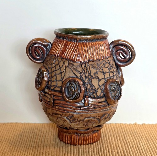 Click to view detail for SL-625 Stoneware Spiral Handles Vessel $245